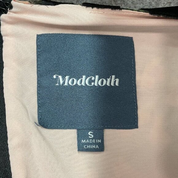 ModCloth "Soirée Saunter" Green Velvet PLEASE READ - Picture 2 of 3